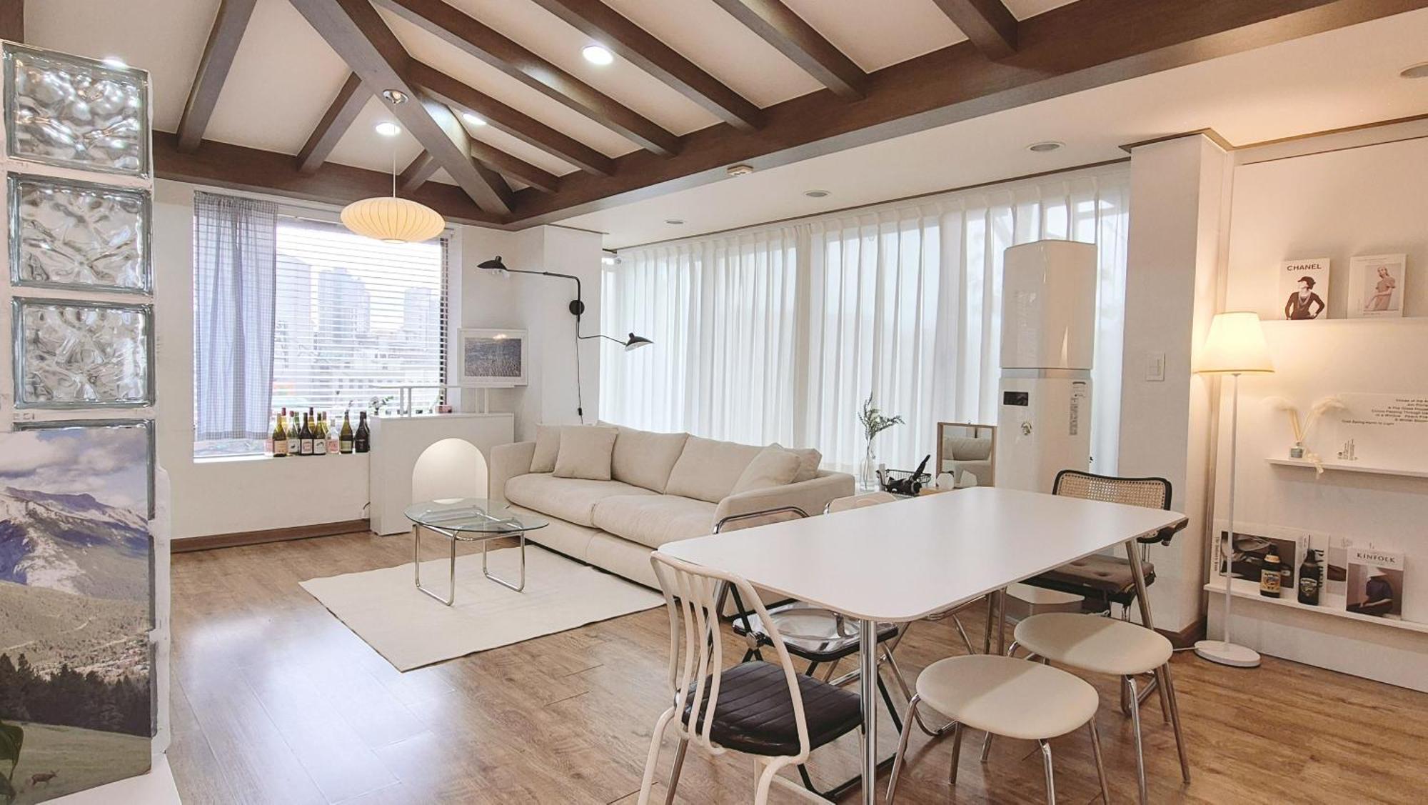 Com,a Hongdea St 5min / 3room Seul